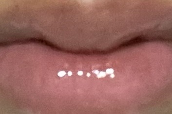 グラスティングカラーグロス/rom&nd/リップグロスを使ったクチコミ（1枚目）