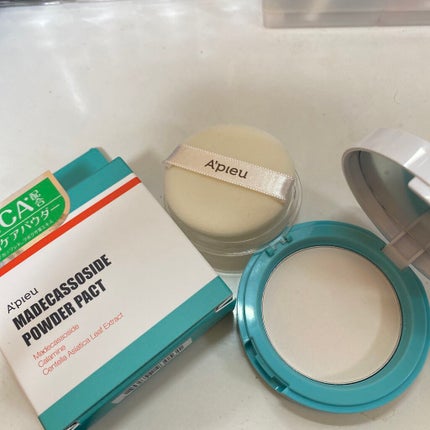 葉っぱ1210321🌱のクチコミ「購入しました❣️
A'pieu マデカソ CICA パウダーパクト✨
CICA配合の皮脂吸.....」(1枚目)