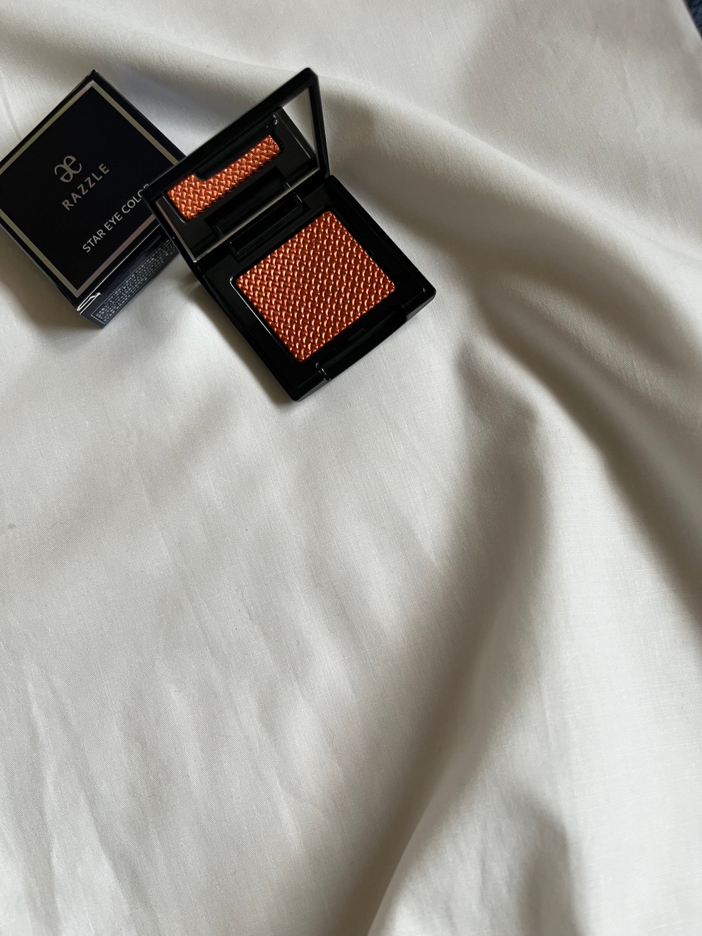 ラズル アイカラー/エレガンス ラズル /単色アイシャドウを使ったクチコミ(1枚目)