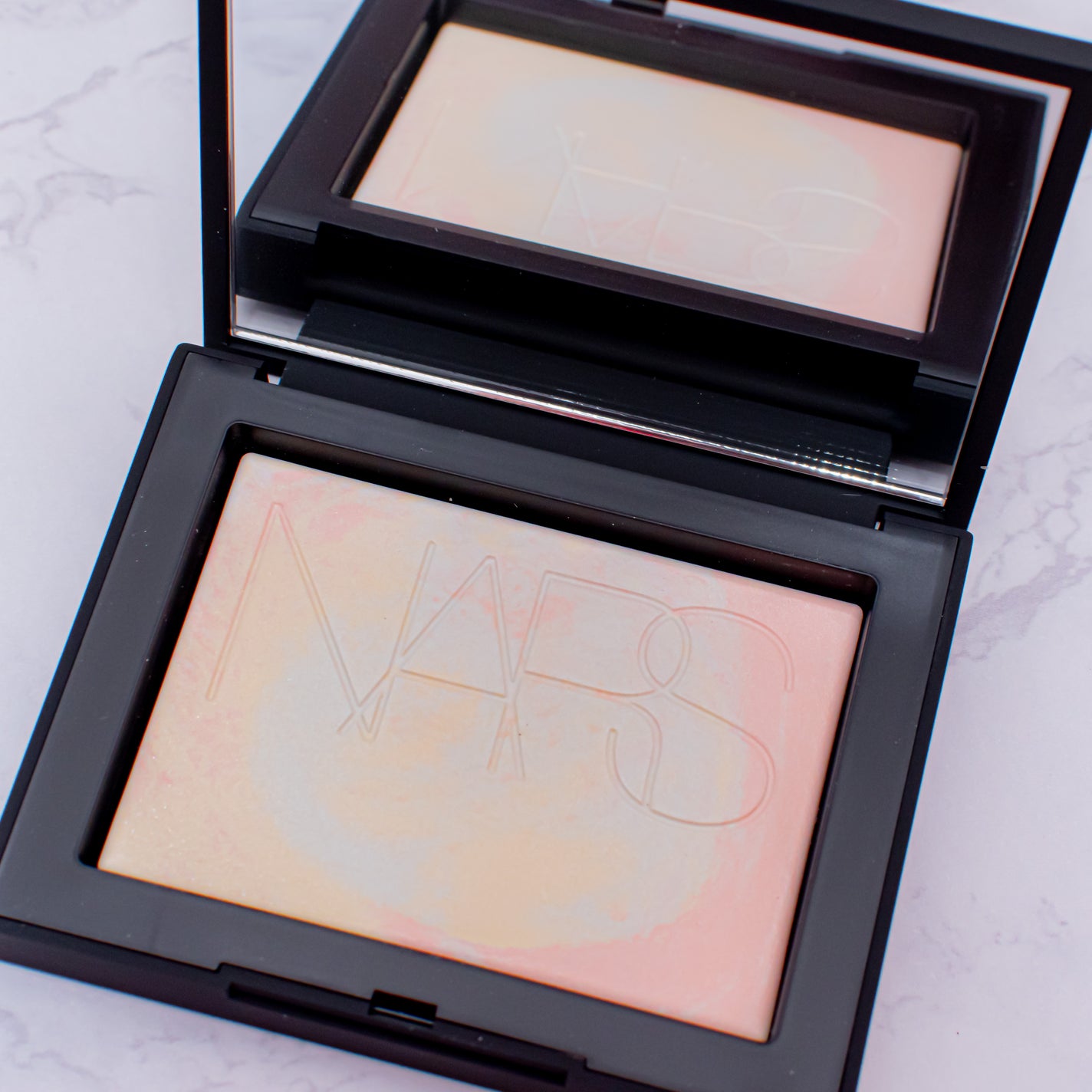 ライトリフレクティング プリズマティックパウダー/NARS/プレストパウダーを使ったクチコミ(2枚目)