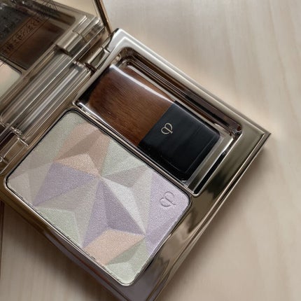 クレ・ド・ポー ボーテ レオスールデクラ/クレ・ド・ポー ボーテ/パウダーハイライトを使ったクチコミ(2枚目)