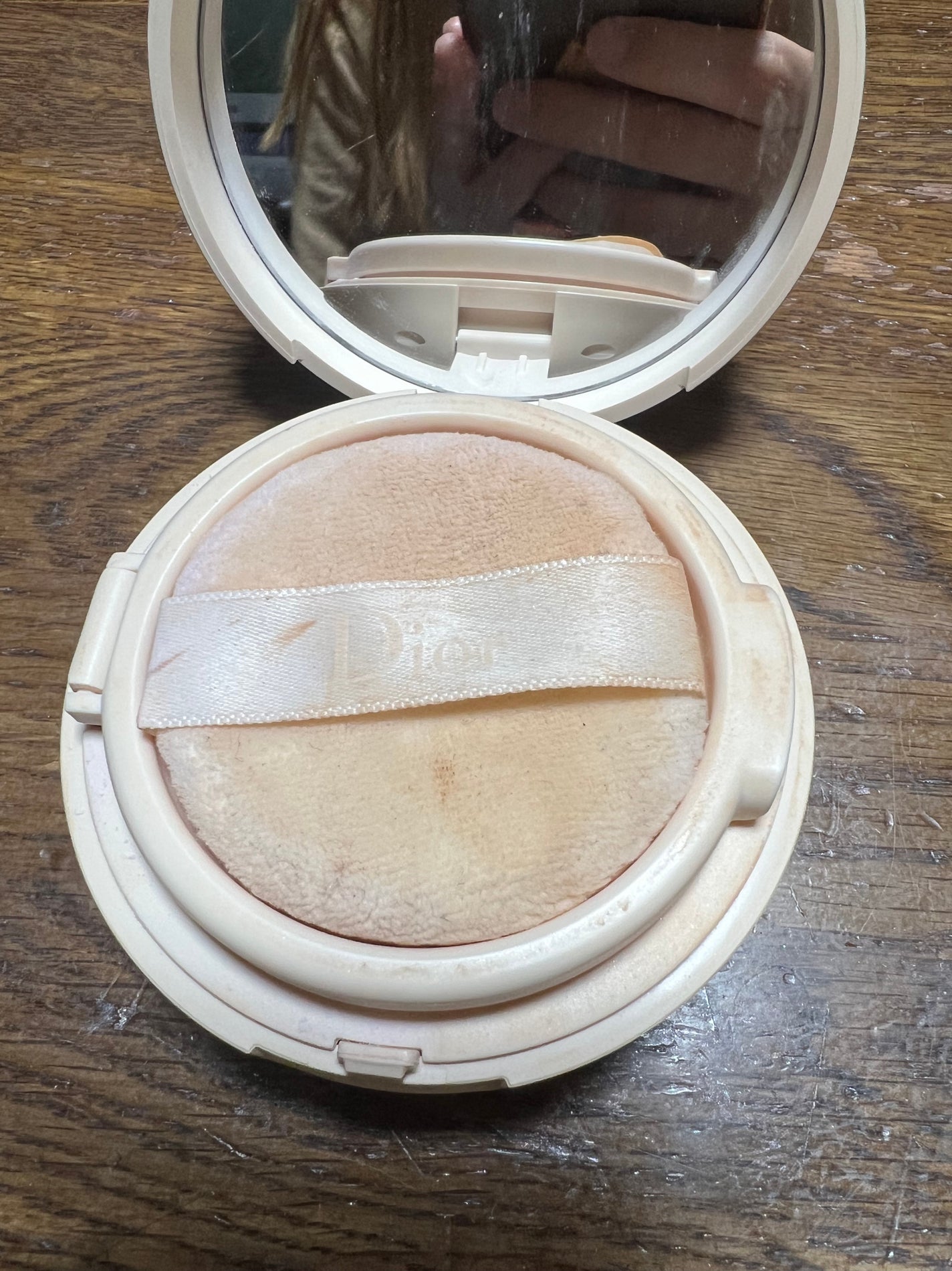 ディオールスキン フォーエヴァー クッション パウダー/Dior/ルースパウダーを使ったクチコミ(2枚目)