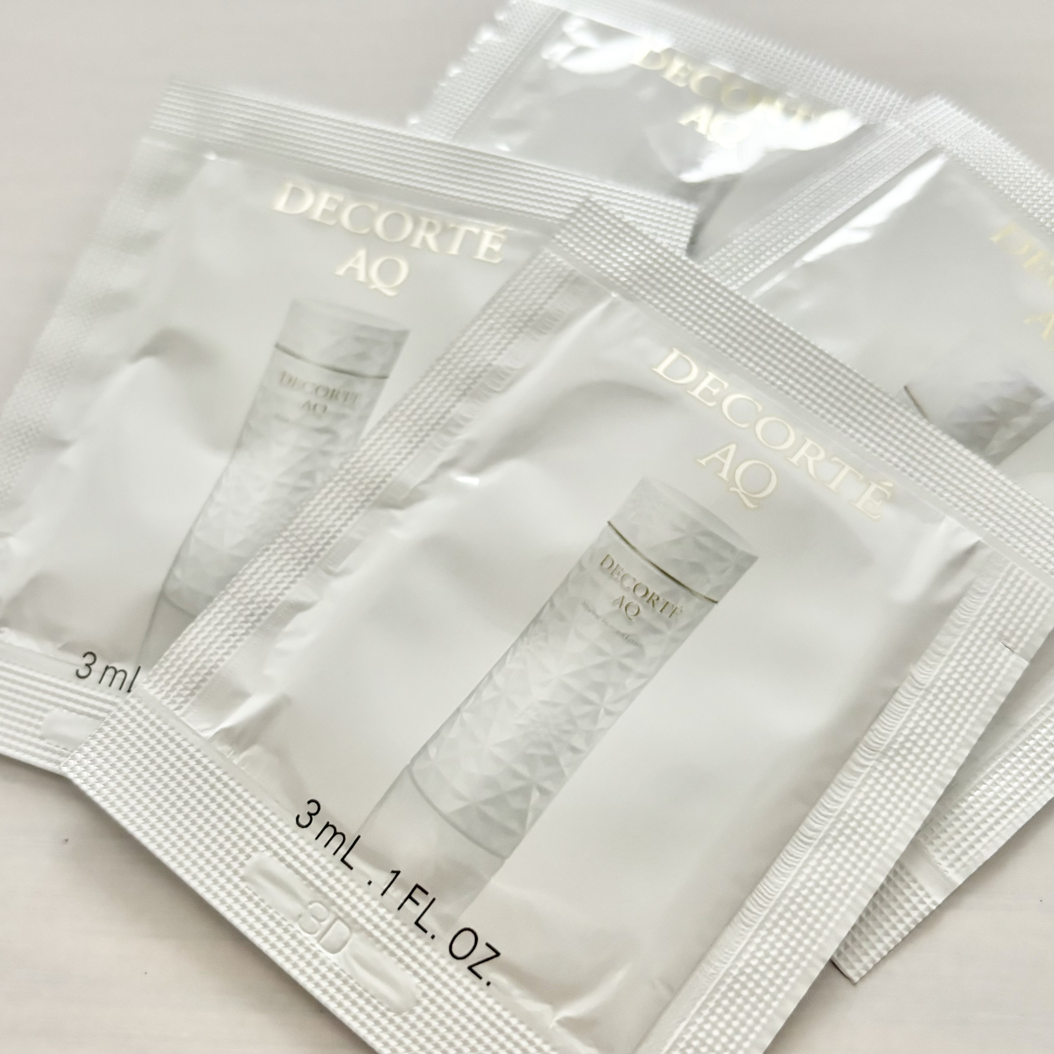 AQ アブソリュート エマルジョン マイクロラディアンス Ⅱ/DECORTÉ/乳液を使ったクチコミ（1枚目）