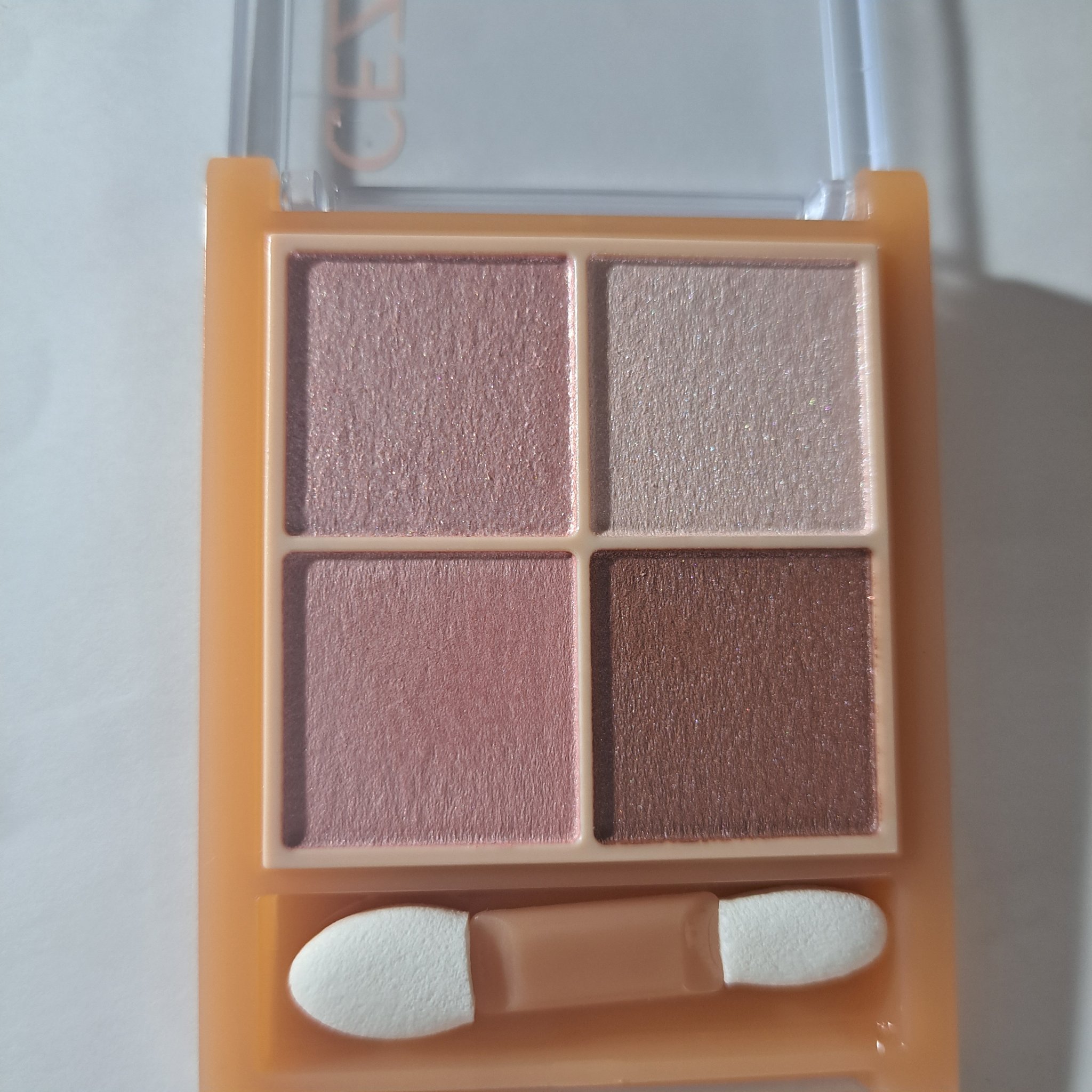 ベージュトーンアイシャドウ/CEZANNE/アイシャドウパレットを使ったクチコミ（3枚目）