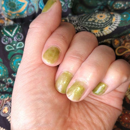 ネイル エナメル 820 グリーン系ラメ/ちふれ/マニキュアを使ったクチコミ(3枚目)