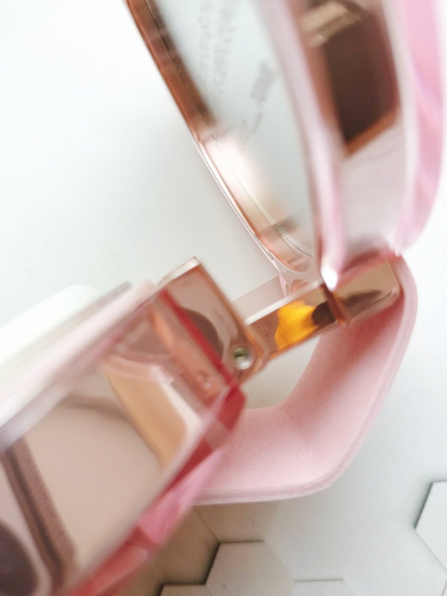 ザ・ブラーパウダーパクト/ABOUT TONE/プレストパウダーを使ったクチコミ(5枚目)