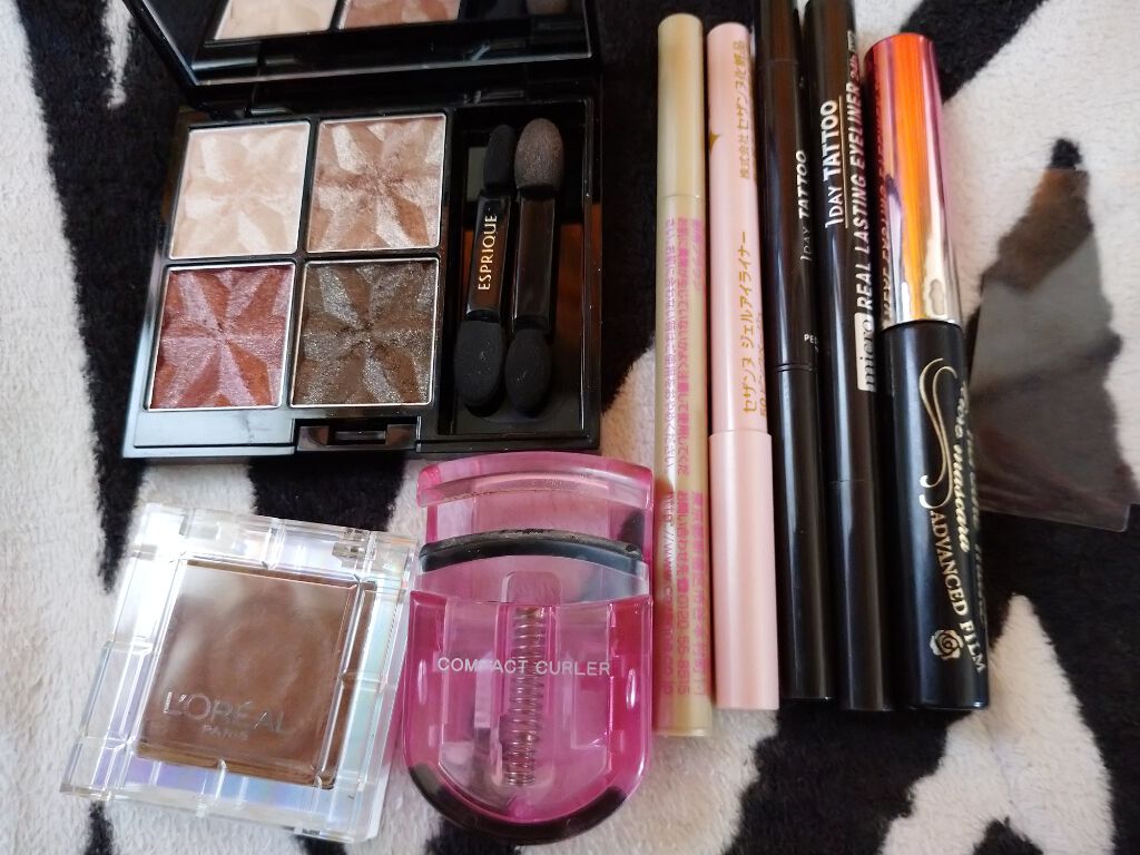 カラークイーン オイルシャドウ/ロレアル パリ/単色アイシャドウを使ったクチコミ（1枚目）