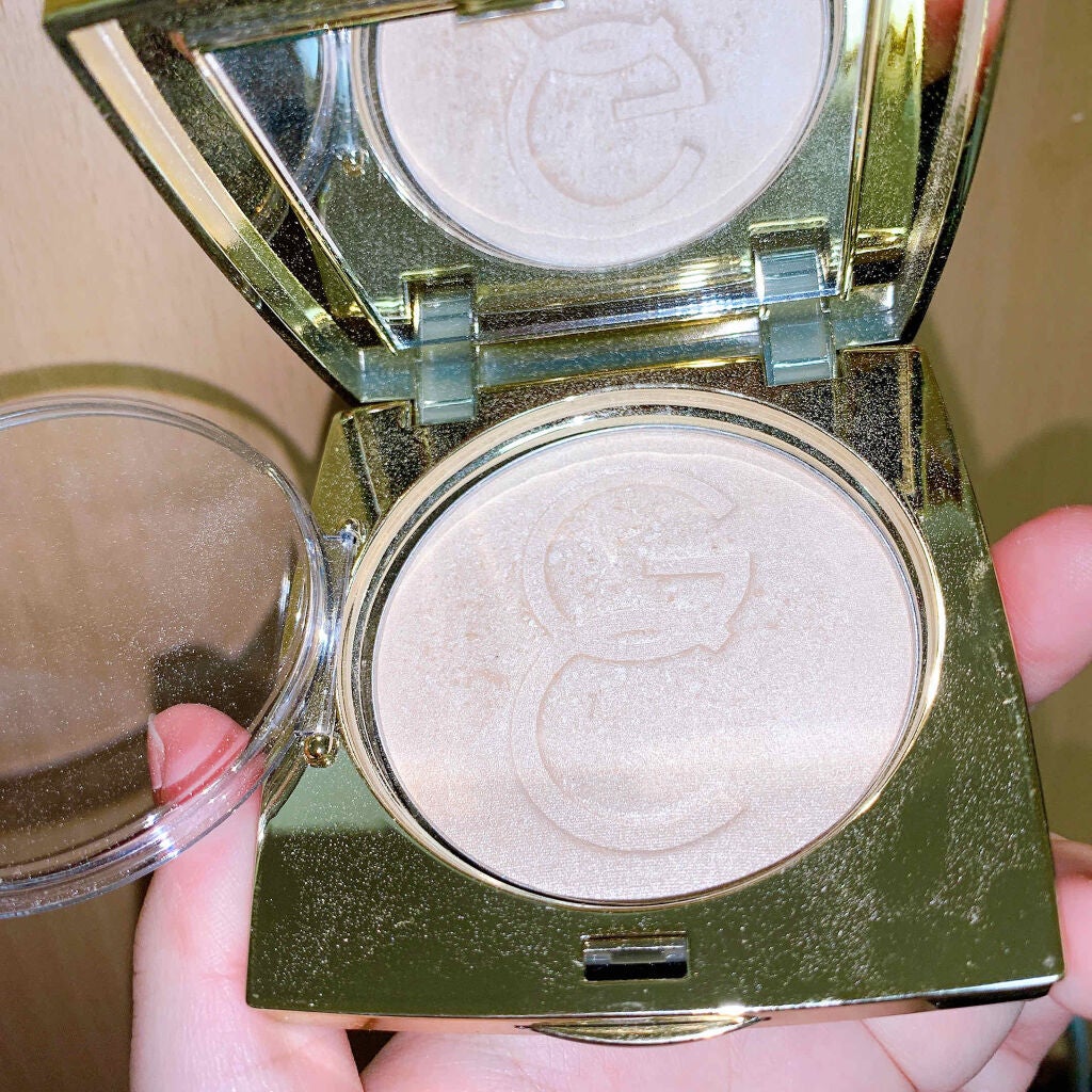 GERARD COSMETICS STAR POWDER カラーGRACE/Gerard Cosmetics/パウダーハイライトを使ったクチコミ(2枚目)