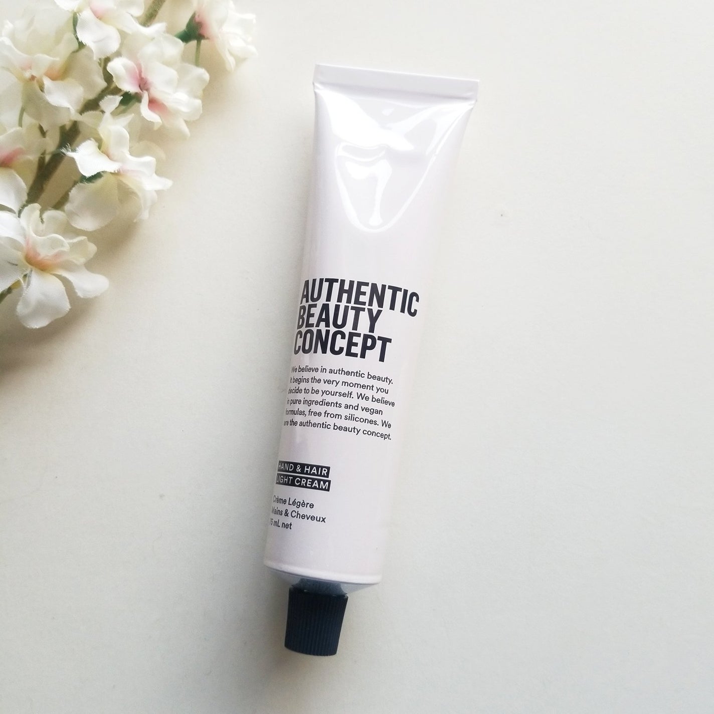 ハンド&ヘア ライトセラム/AUTHENTIC BEAUTY CONCEPT/ハンドクリームを使ったクチコミ(2枚目)