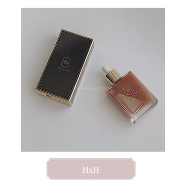 ⌘ HxH
    La•make body & face oil 
    #pearl gold

   
エイチ バイ エイチのボディー＆フェイスオイル

上品なゴールドパールで艶感のある肌を演出