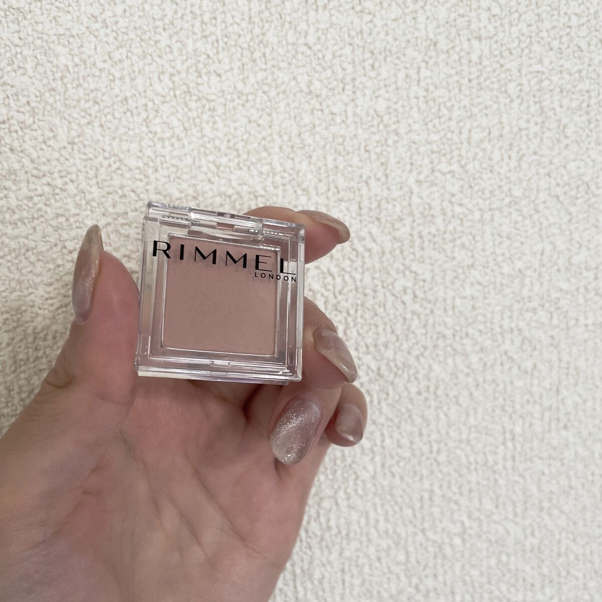 ワンダー キューブ アイシャドウ マット/リンメル ロンドン/単色アイシャドウを使ったクチコミ（1枚目）