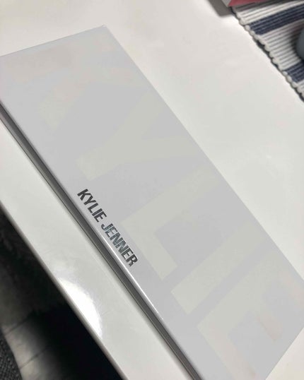 KYLIE JENNER  PRESSED POWDER PALETTE/Kylie Cosmetics/アイシャドウパレットを使ったクチコミ(1枚目)