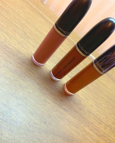 mac💄

左から
so me…ホワールに似てますがホワールより暗め
127 foiled…赤茶、ラメ入り
gilded age…ゴールドラメ入り、塗るとスースーする！ミントみたいな、重ねるにはめちゃい