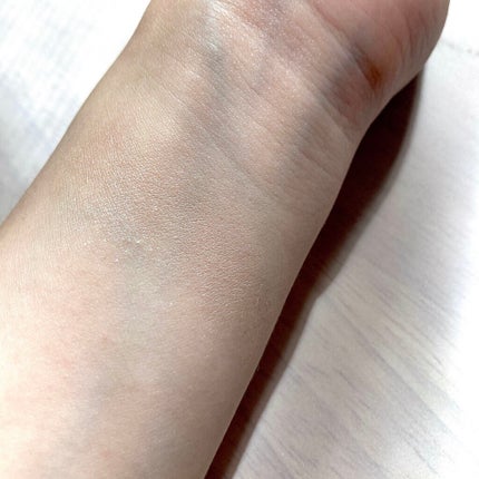 マットラディアンス ベイクドパウダー ハイライト01/ローラ メルシエ/パウダーハイライトを使ったクチコミ(3枚目)