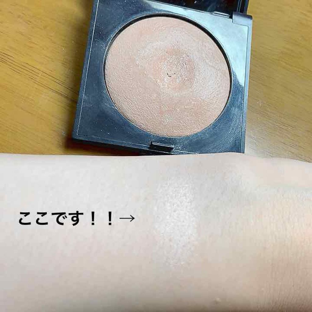 マットラディアンス ベイクドパウダー ハイライト01/ローラ メルシエ/パウダーハイライトを使ったクチコミ（3枚目）