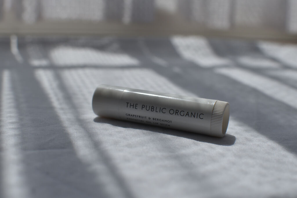 オーガニック認証 精油リップスティック スーパーポジティブ ライズ/THE PUBLIC ORGANIC/リップクリームを使ったクチコミ（1枚目）