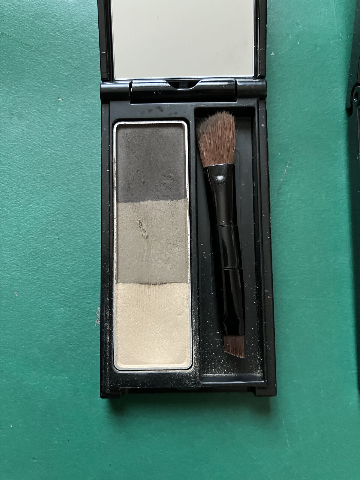 ケイト デザイニングアイブロウ3D/KATE/パウダーアイブロウを使ったクチコミ（3枚目）