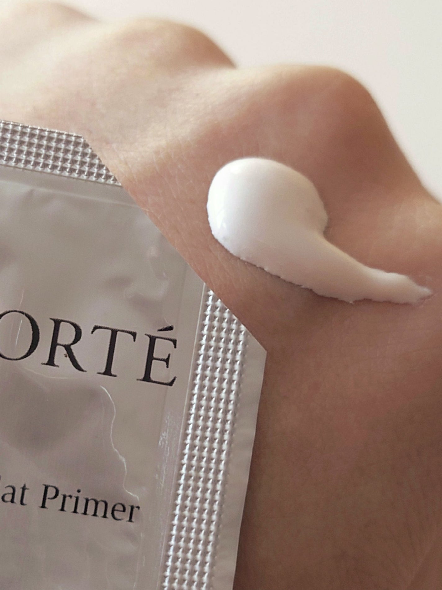 コンプリート フラット プライマー/DECORTÉ/化粧下地を使ったクチコミ(5枚目)