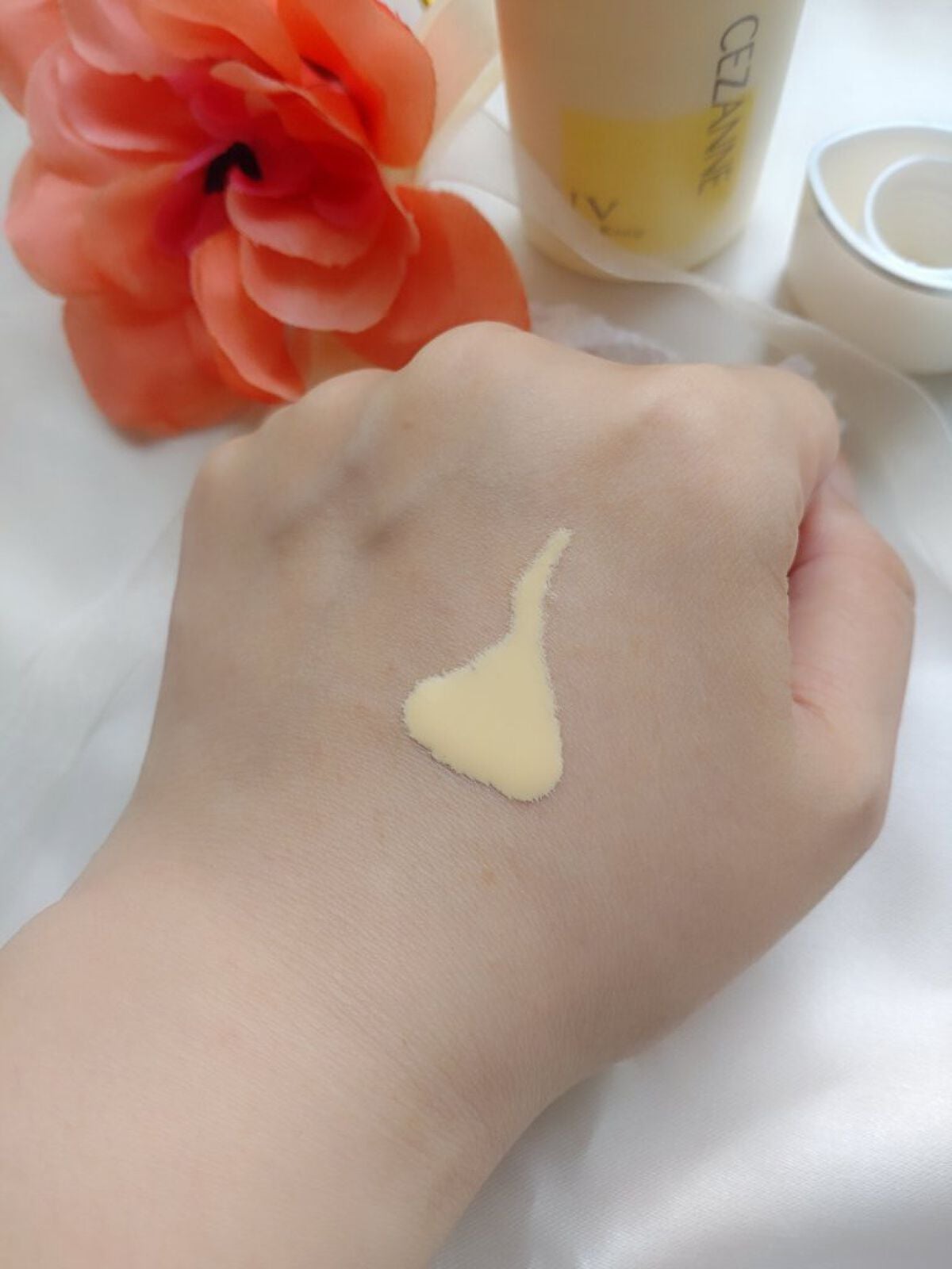 皮脂テカリ防止下地/CEZANNE/化粧下地を使ったクチコミ(3枚目)