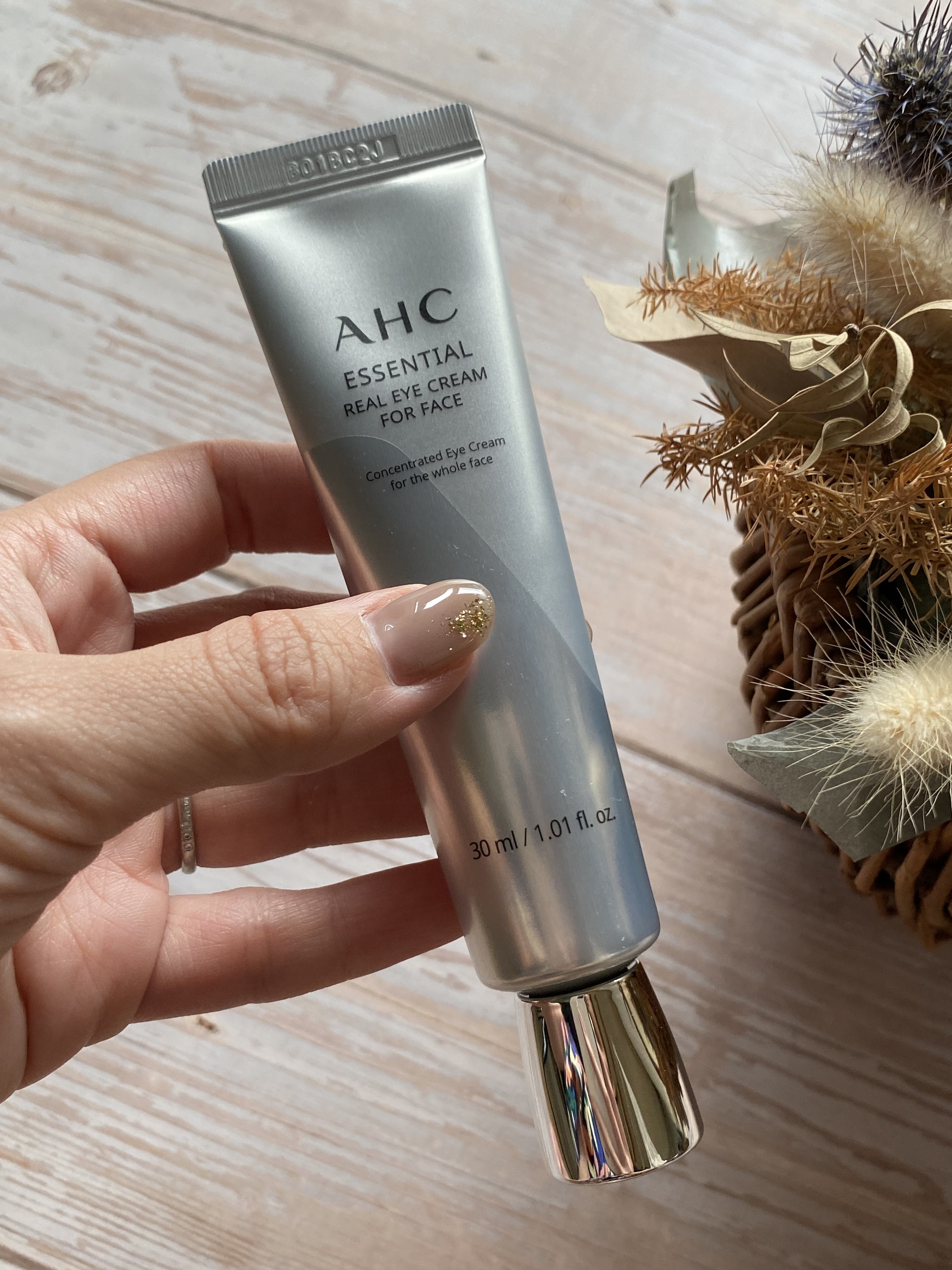 エッセンシャル リアル アイクリーム フォーフェイス/AHC/アイケア・アイクリームを使ったクチコミ（1枚目）