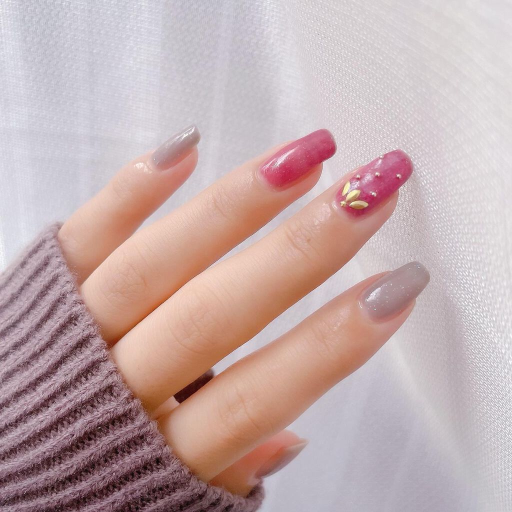 #シンプルネイル,#おしゃれネイル,#ワンカラーネイル,#ポリッシュネイル,#果実ネイル,#シアーネイル,#フルーツネイル,#春ネイル,#くだものネイル,#いちごネイル,#グレーネイル,#シアーネイル,#シアーネイルのネイルデザイン