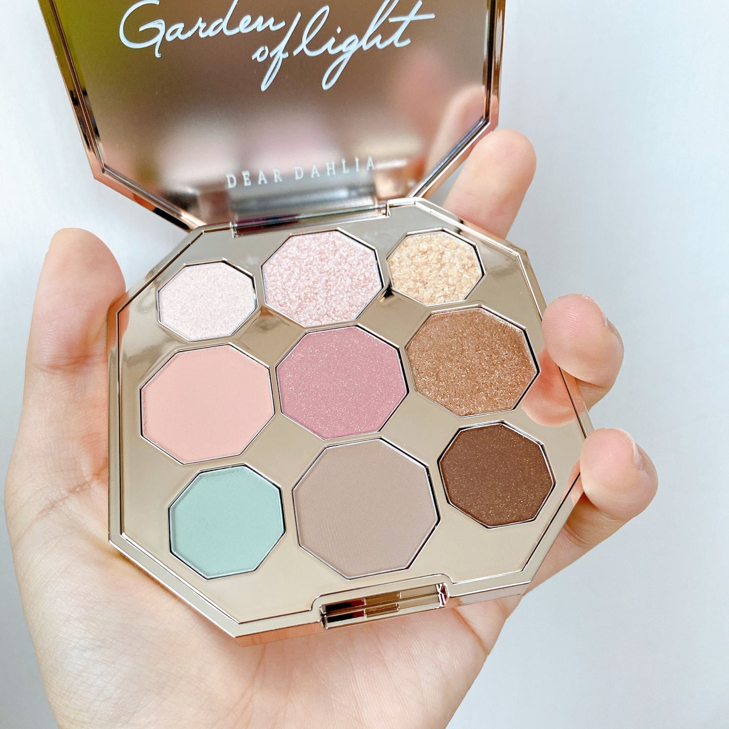 ブルーミング エディション ガーデン オブ ライト パレット/DEAR DAHLIA/アイシャドウパレットを使ったクチコミ(2枚目)