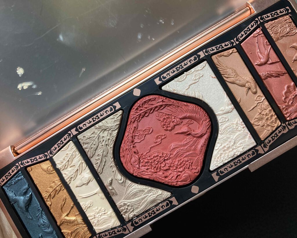 牡丹鏤月浮雕 百鳥朝鳳/花西子/アイシャドウパレットを使ったクチコミ(2枚目)