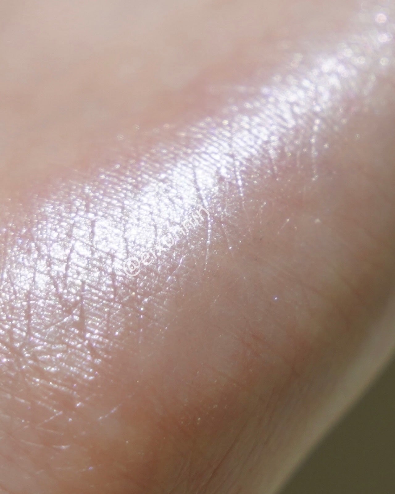 スターダストダイヤモンドハイライトパウダー/PERFECT DIARY/パウダーハイライトを使ったクチコミ(6枚目)