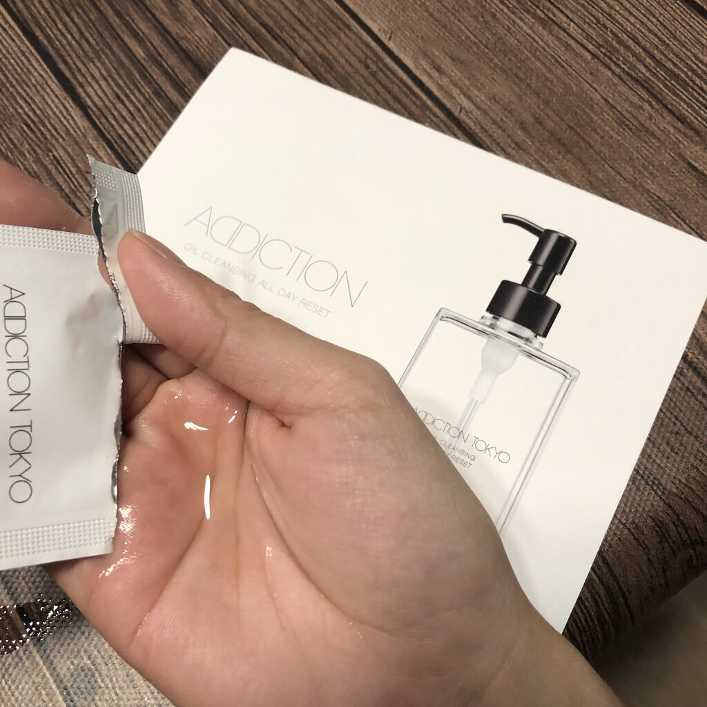 ADDICTION オイルクレンジング アディクションのクチコミ「いつもイイネ♪ご覧いただきありがとうございます😊

ADDICTIONでハイライトを購入したと.....」（3枚目）