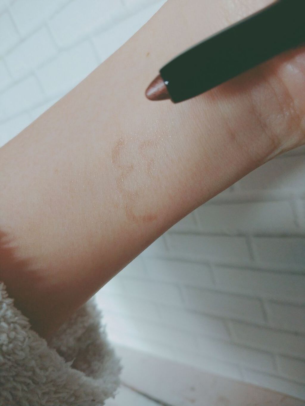 ノーバッジ シャドウ スティック/e.l.f. Cosmetics/スティックアイシャドウを使ったクチコミ(6枚目)