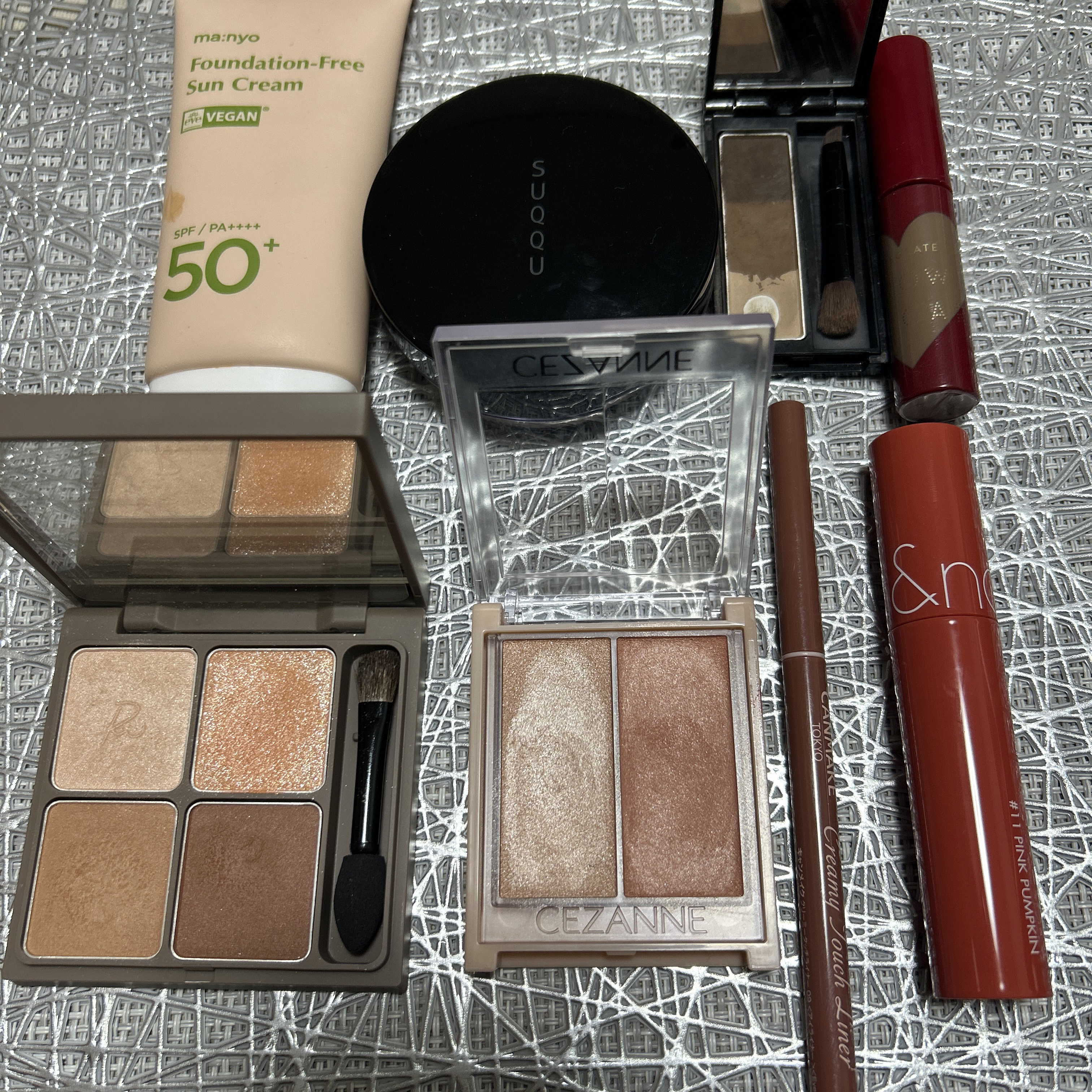 ケイト デザイニングアイブロウ3D/KATE/パウダーアイブロウを使ったクチコミ（2枚目）