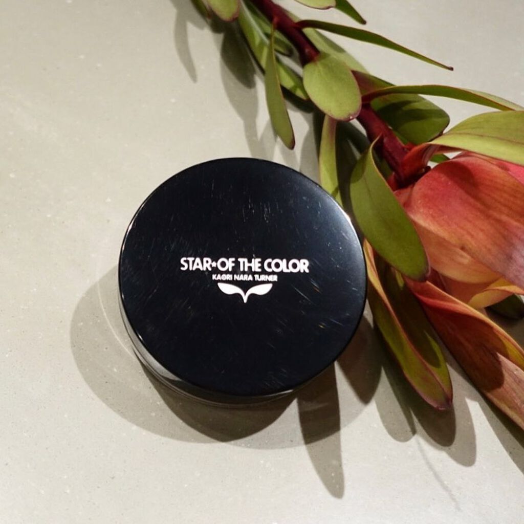 沖 賢太郎 on LIPS 「日常的に使ってるこのフェイスパウダーは時間が経てば経つほどツヤ..」(2枚目)