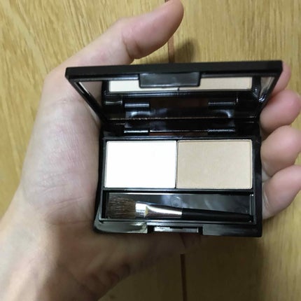 セリア ATノーズシャドウ&ハイライトのクチコミ「これは私的にオススメ致しません。
白のハイライトは馴染まず白浮きしてしまい、テカテカします。.....」(2枚目)