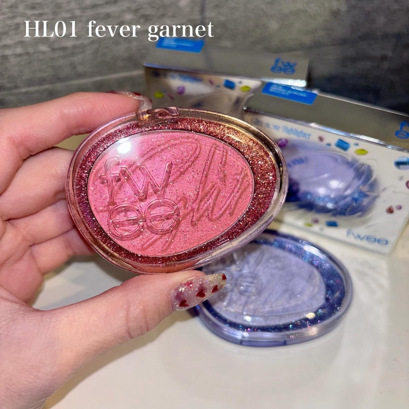 フィー グリッツストーンハイライター/fwee/パウダーハイライトを使ったクチコミ(3枚目)