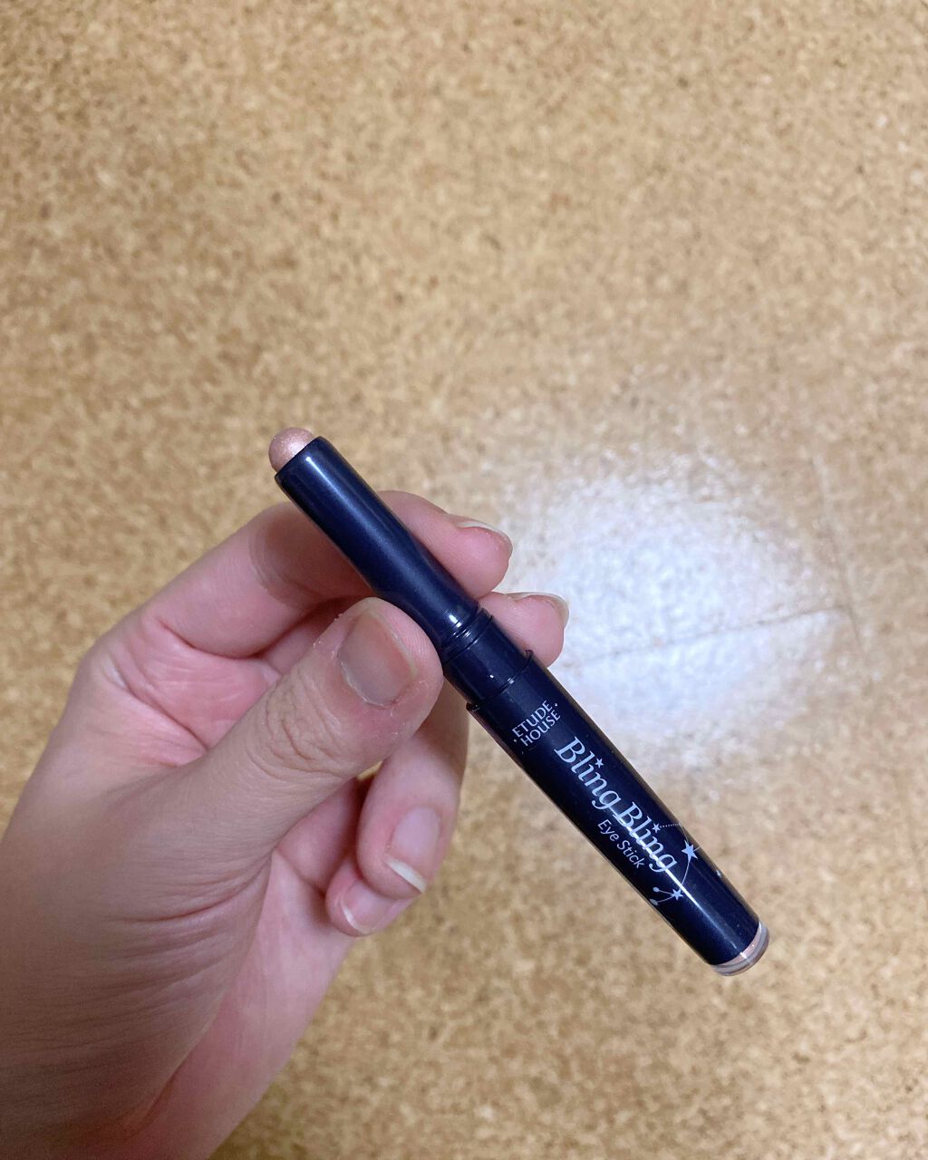 キラキラ アイシャドウ/ETUDE/スティックアイシャドウを使ったクチコミ（2枚目）