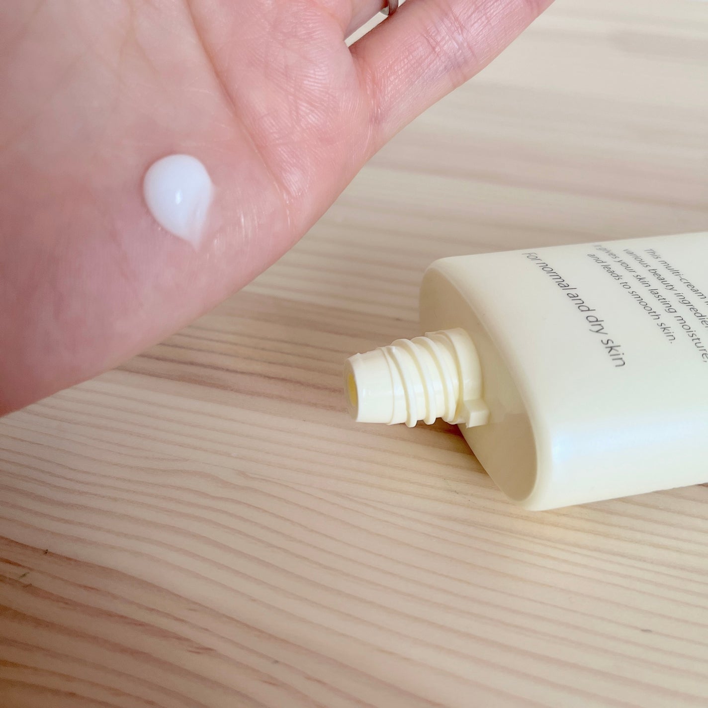 薬用モイストリッチクリーム/ジュエルスキン/オールインワン化粧品を使ったクチコミ(2枚目)