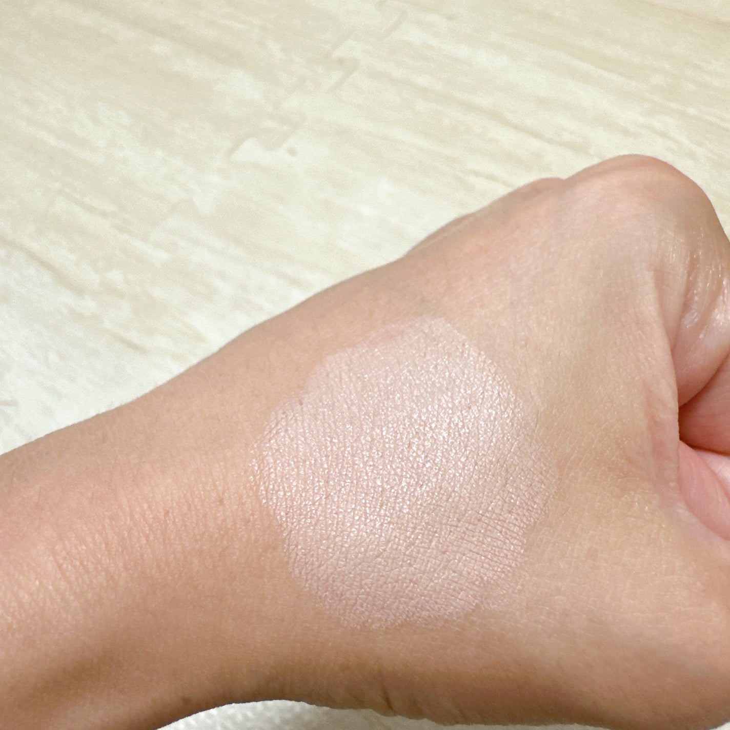 リアル フローレス ウェイトレス パーフェクティング コンシーラー/ローラ メルシエ/リキッドコンシーラーを使ったクチコミ(6枚目)