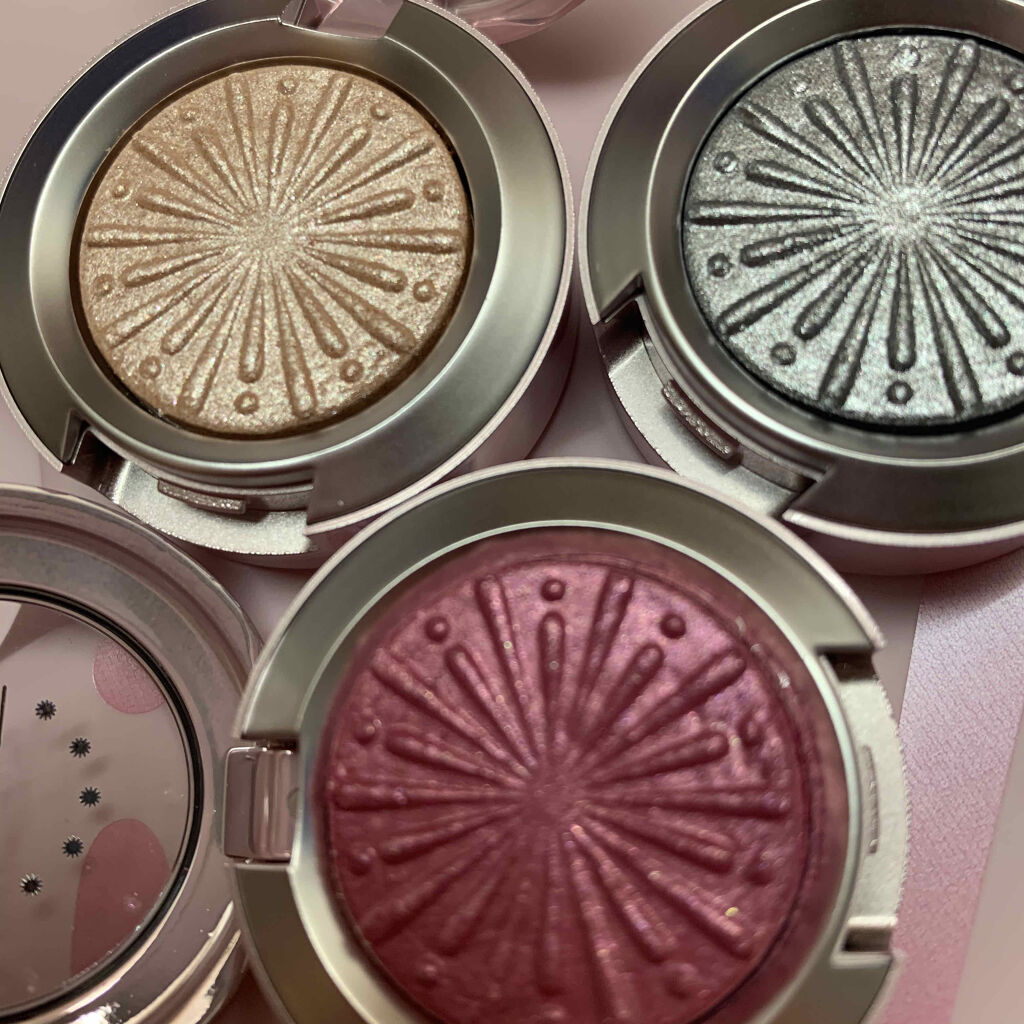 エクストラ ディメンション フォイル アイシャドウ M·A·C フロステッド ファイヤーワーク/M・A・C/単色アイシャドウを使ったクチコミ（2枚目）