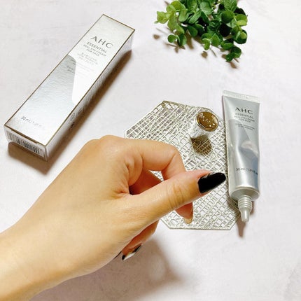 エッセンシャル リアル アイクリーム フォーフェイス/AHC/アイケア・アイクリームを使ったクチコミ(5枚目)