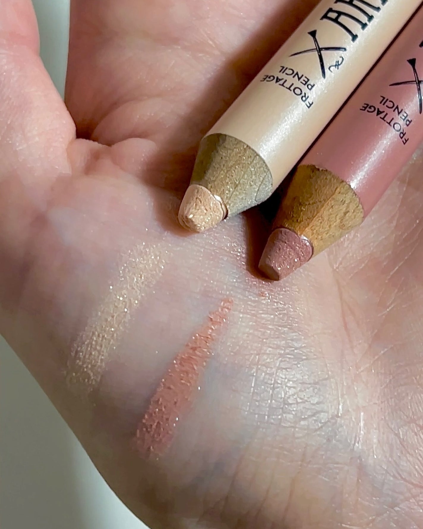 アートクラス フロッタージュペンシル/too cool for school/スティックアイシャドウを使ったクチコミ(4枚目)