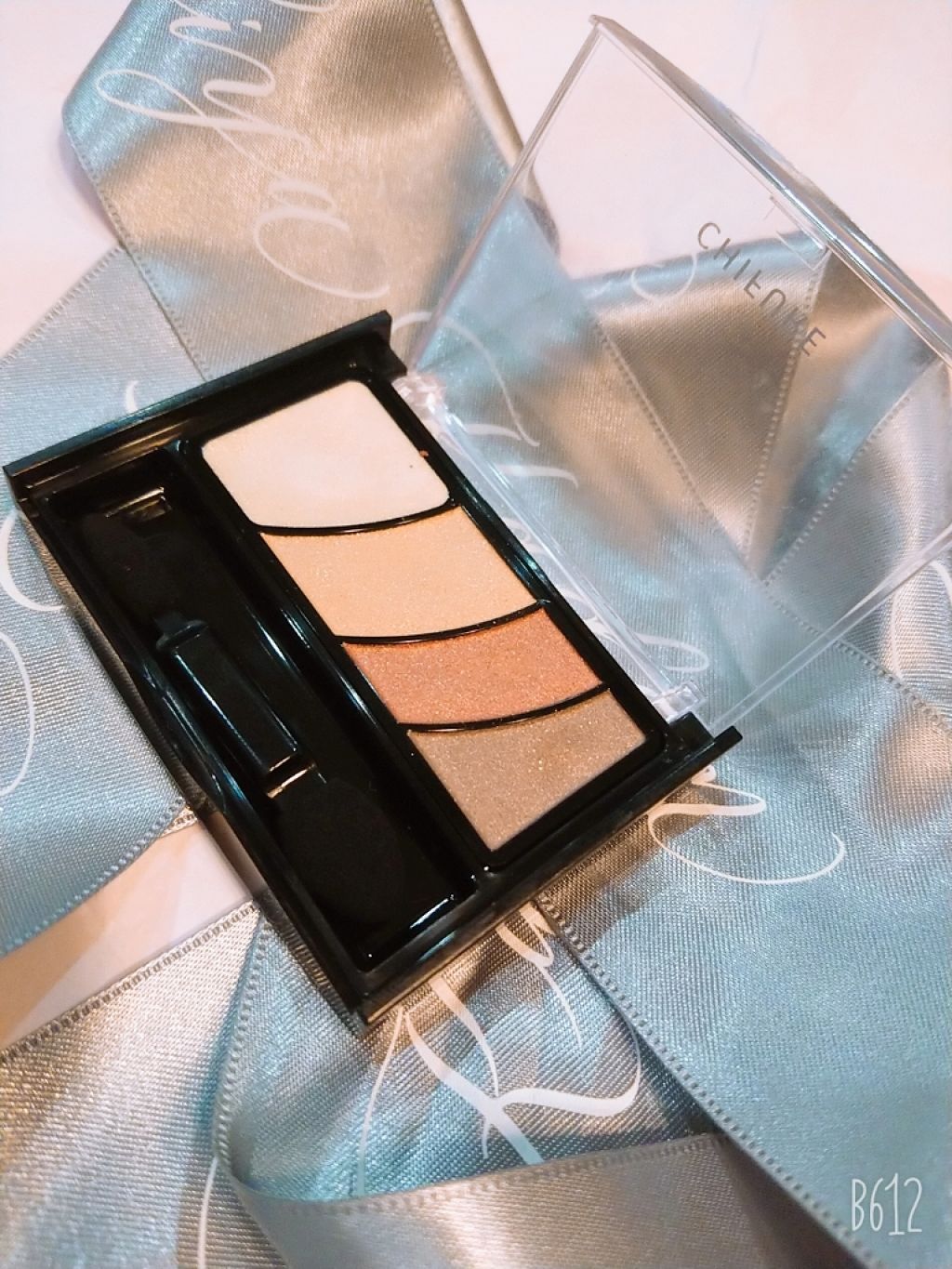 グラデーション アイ カラー(チップ付)/ちふれ/アイシャドウパレットを使ったクチコミ(3枚目)