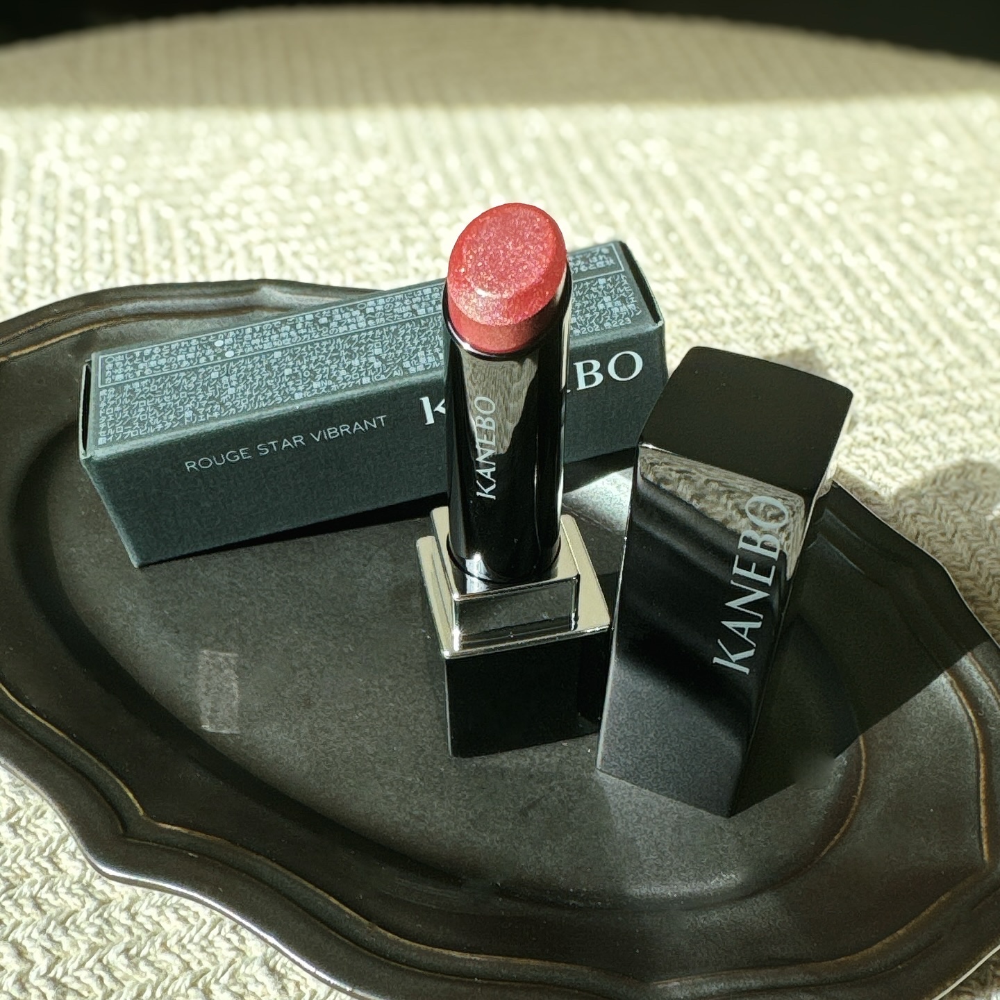 ルージュスターヴァイブラント/KANEBO/口紅を使ったクチコミ（2枚目）