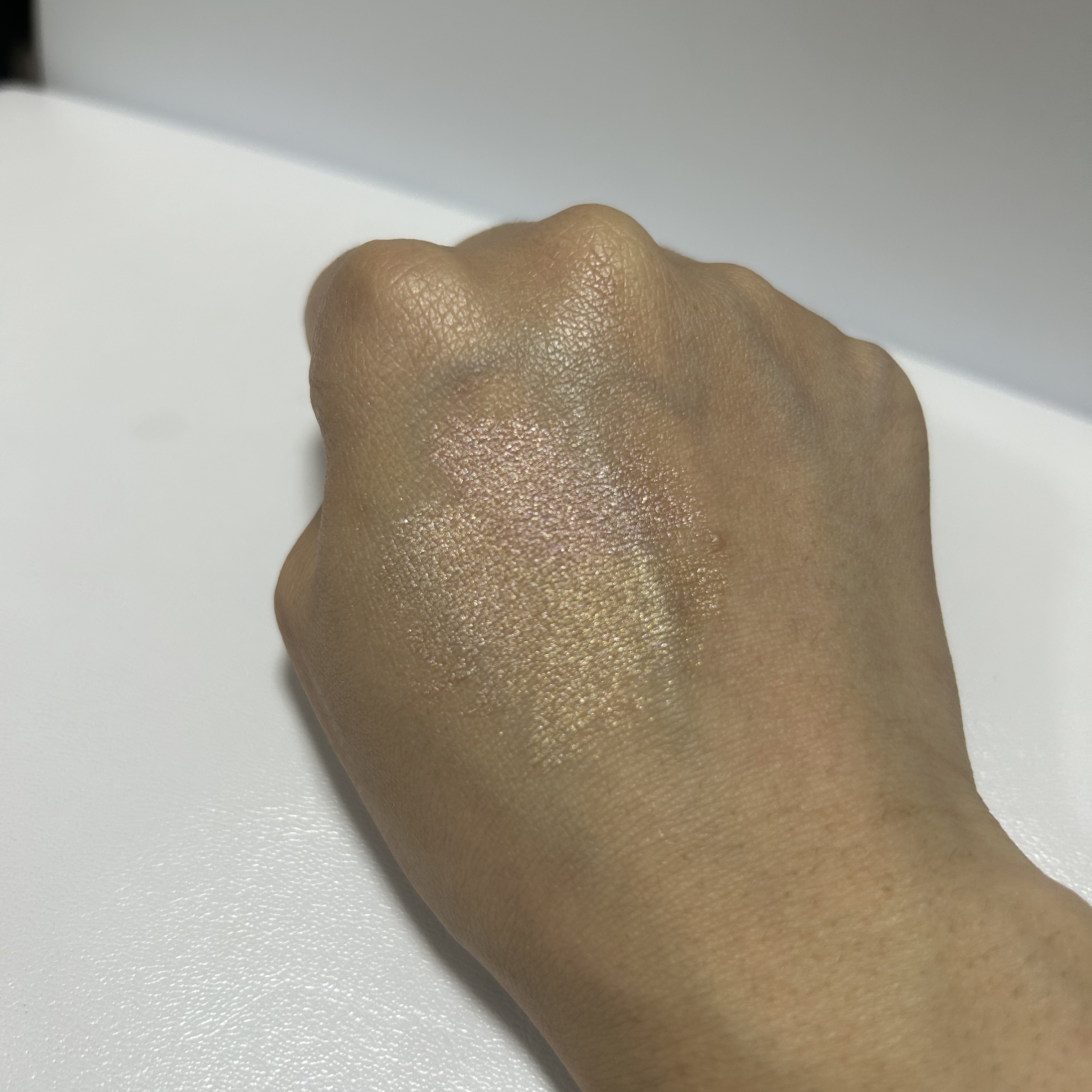 限定リキッドハイライト】アンクル ド ポー ルクッション ゴールド