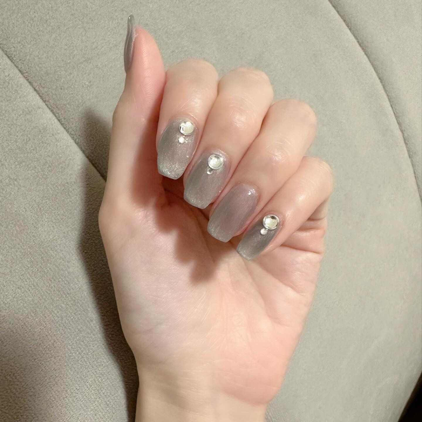 またまたマグネットネイルに❤️❤️

今回のネイルサロンあんまり....だったので
自分で少しアレンジと修正してみました！

やっぱりトップはつやつやちゅるんじゃないと
気分が上がらない！！🫶

　
#セルフネイル #ジェルネイル #マグ