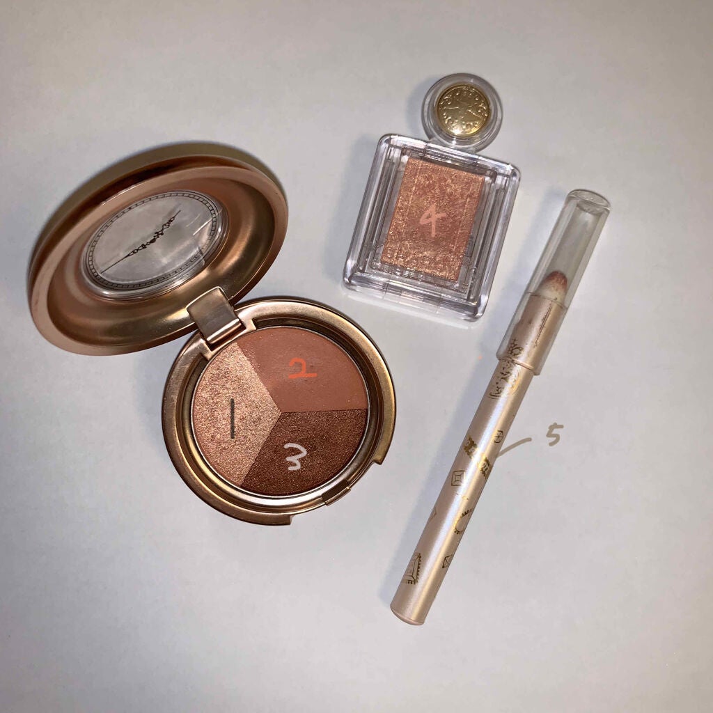 シャドーカスタマイズ/MAJOLICA MAJORCA/単色アイシャドウを使ったクチコミ(2枚目)