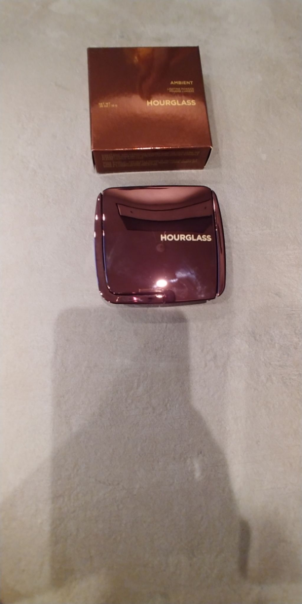 Hourglass Ambient Lighting Powder/HOURGLASS/プレストパウダーを使ったクチコミ（1枚目）