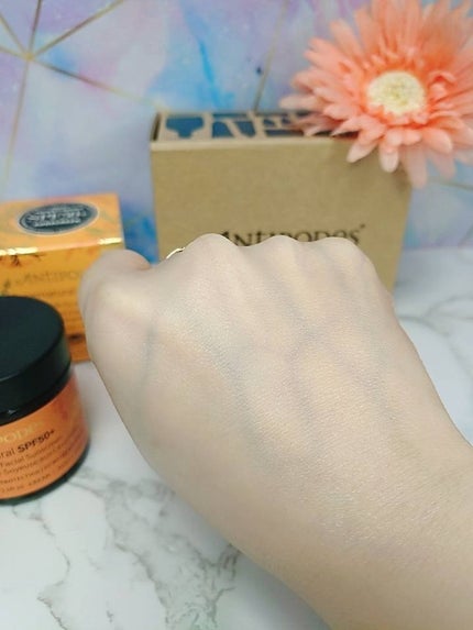 アンティポディース スーパーナチュラル SPF50+ フェイシャル サンスクリーン/Antipodes/日焼け止めクリームを使ったクチコミ(4枚目)
