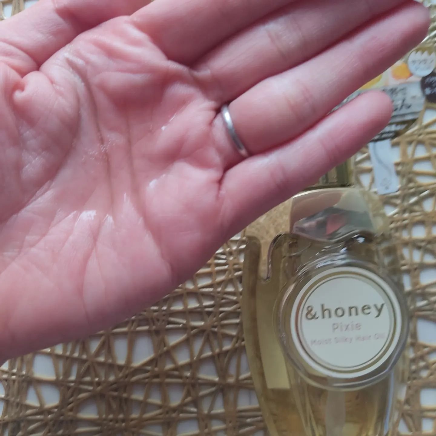 アンドハニー ピクシー モイストシルキー ヘアオイル3.0/&honey/ヘアオイルを使ったクチコミ（2枚目）