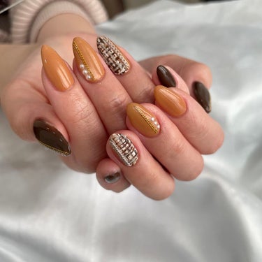 今月のnail
.
ツイードを入れて冬らしくもあり
オレンジ🍊×ブラウン🍫で秋も楽しめるデザインにしてもらいました♡
かわいすぎる！