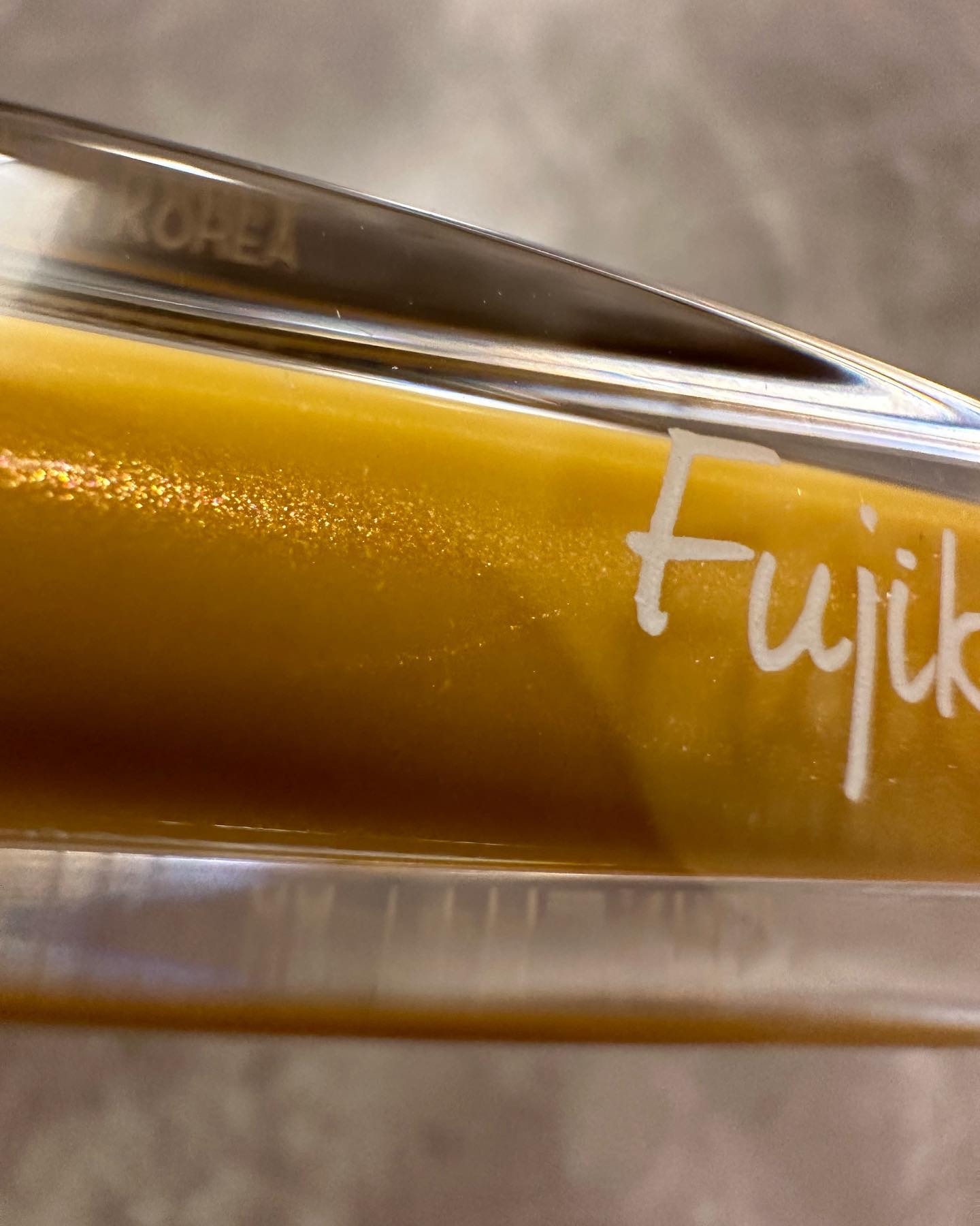 プランピーリップ 05 イエローシロップ/Fujiko/リップグロスを使ったクチコミ（2枚目）